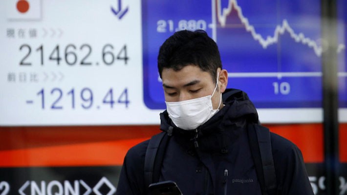 Đợt giảm này của chứng khoán Nhật nói riêng và chứng khoán châu Á nói chung không do các yếu tố trong nước, mà chủ yếu do ảnh hưởng từ sự bán tháo của chứng khoán Mỹ - Ảnh: Reuters.