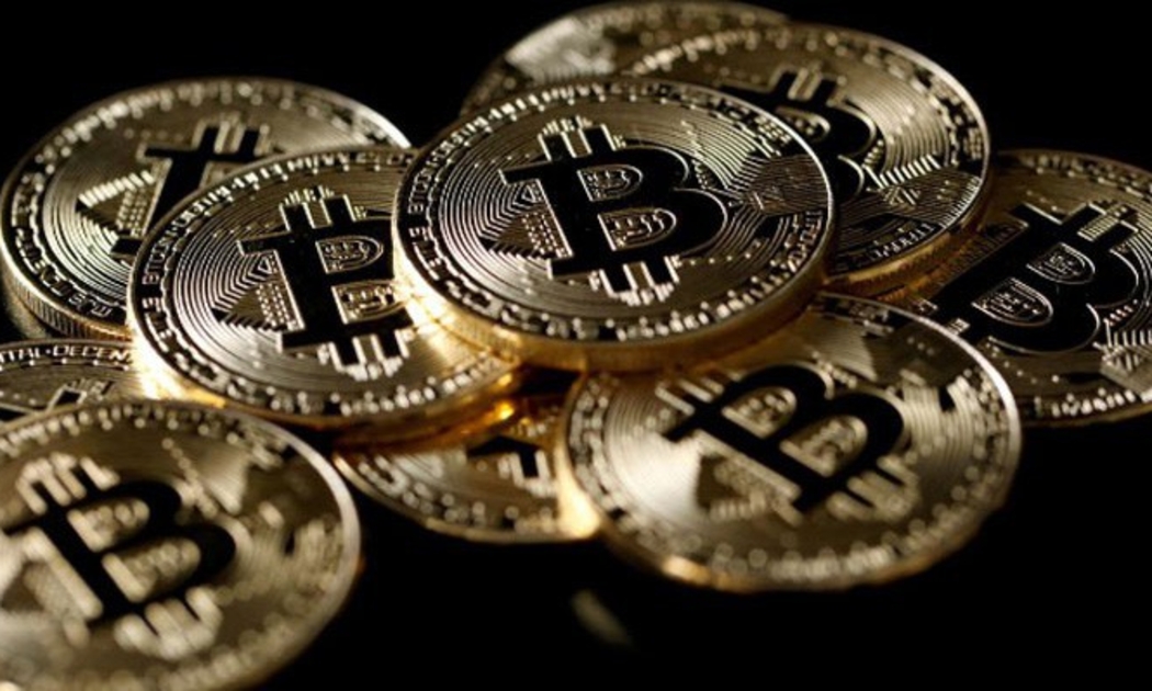 So với mức kỷ lục gần 20.000 USD thiết lập vào tháng 12, giá Bitcoin hiện đã giảm khoảng 2/3 - Ảnh: Reuters.