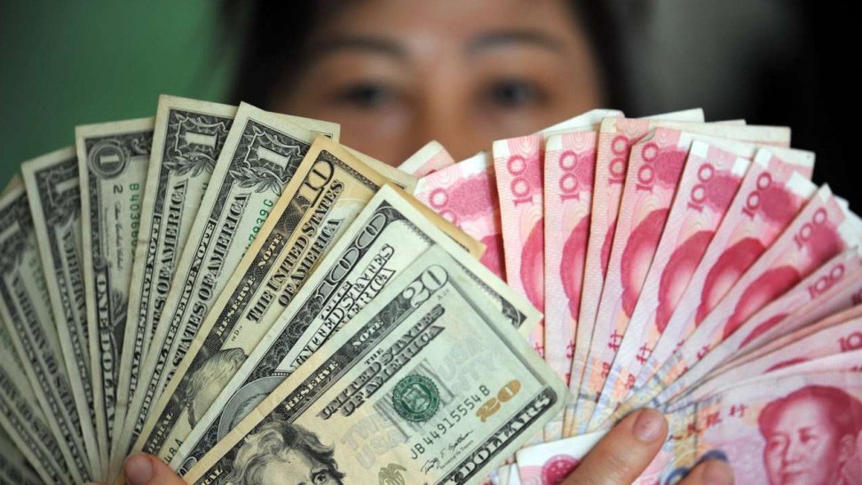 Sự suy yếu của đồng USD là một trong những nhân tố làm giảm áp lực thoái vốn khỏi Trung Quốc.