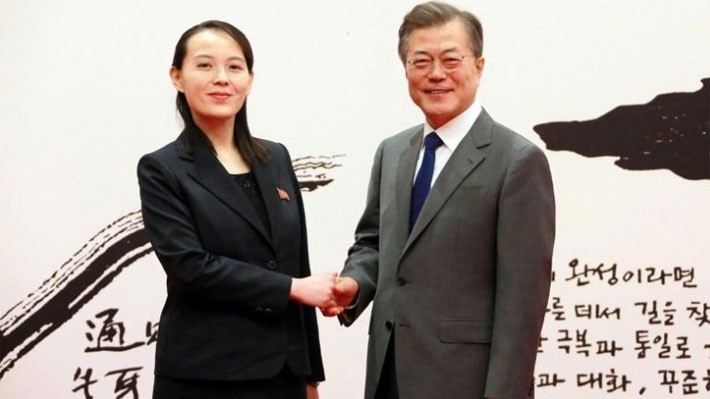 Bà Kim Yo Jong (trái) trong cuộc gặp với Tổng thống Hàn Quốc Moon Jae-in tại Seoul, ngày 10/2 - Ảnh: KCNA/Reuters.