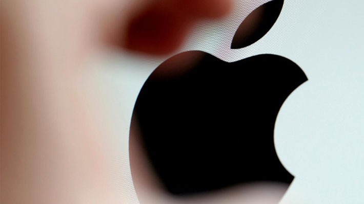Apple hiện có giá trị vốn hóa 909 tỷ USD - Ảnh: Reuters.