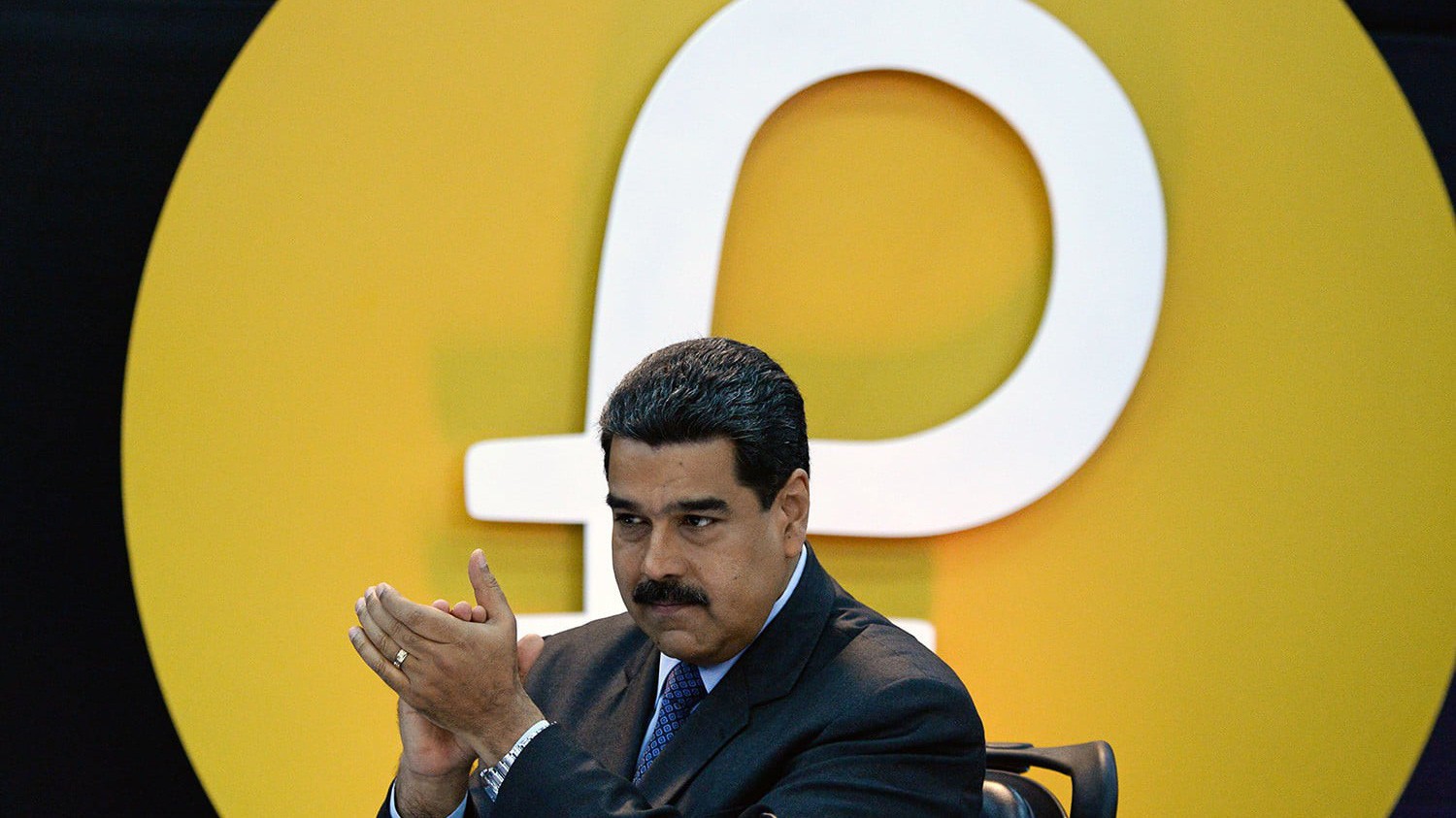 Tổng thống Venezuela Nicolas Maduro trong một buổi giới thiệu về tiền ảo Petro.