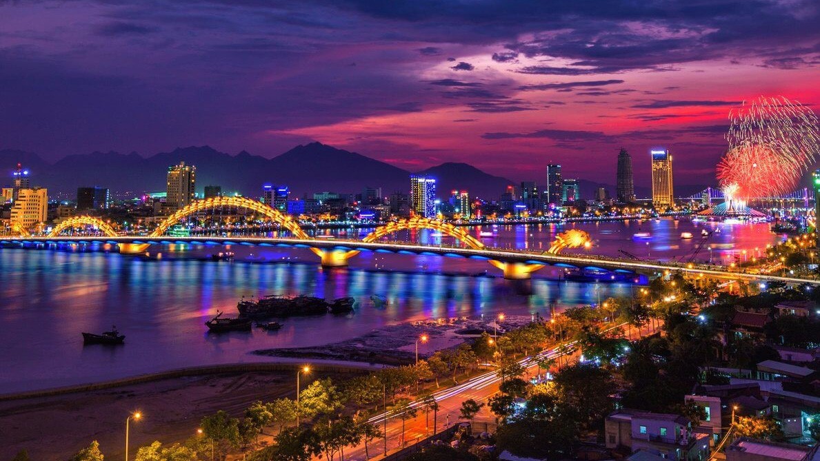 Từ tòa căn hộ B3 có thể nhìn toàn cảnh sông Hàn và cầu Rồng.