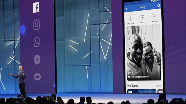 Nhà sáng lập Facebook, ông Mark Zuckerberg tại hội nghị F8 ở San Jose, California, ngày 1/5 - Ảnh: Reuters.