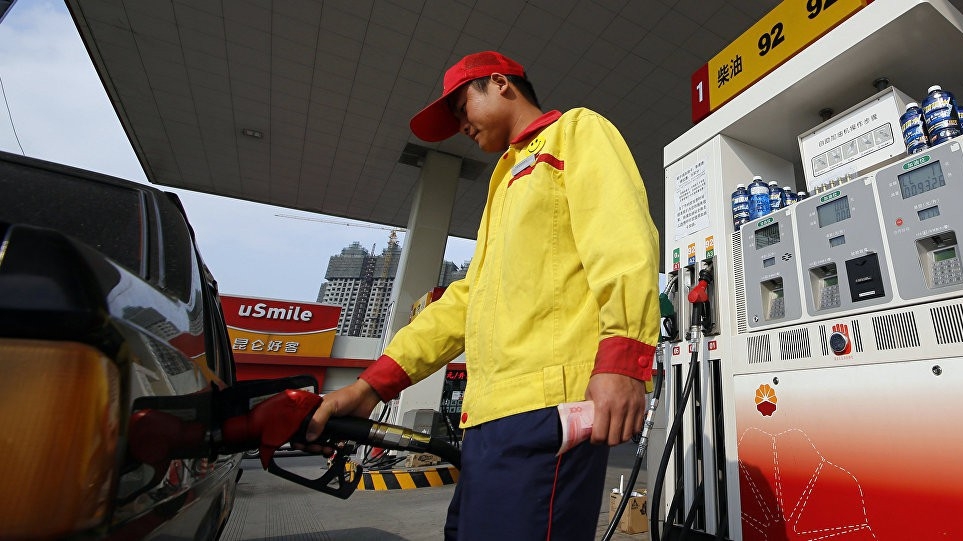Một trạm xăng ở Thượng Hải, Trung Quốc - Ảnh: AP.