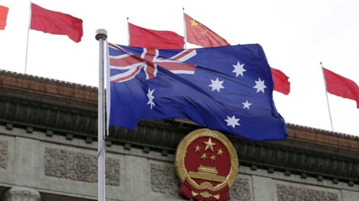 Cờ Australia trước Đại lễ đường Nhân dân trong dịp Thủ tướng Australia Malcolm Turnbull thăm Bắc Kinh tháng 4/2016 - Ảnh: Reuters.