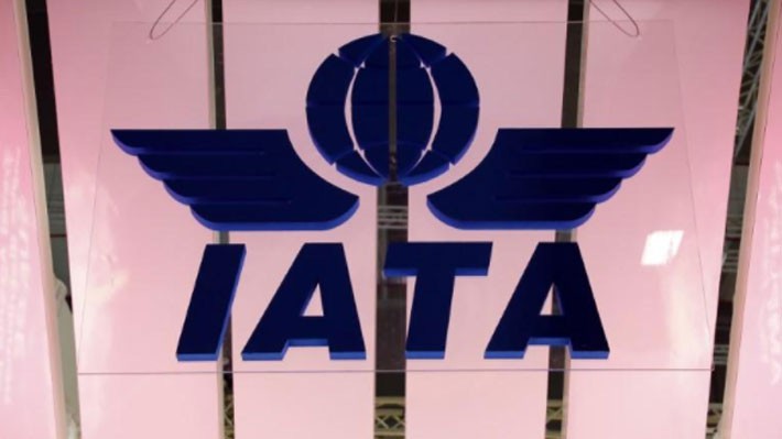 Logo của Hiệp hội Hàng không Quốc tế (IATA) tại một hội chợ ở Berlin, Đức, tháng 3/2018 - Ảnh: Reuters.