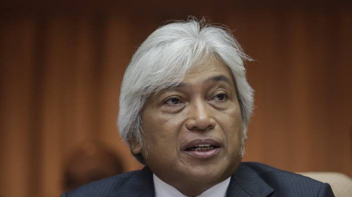 Ông Muhammad Ibrahim, người vừa từ chức Thống đốc Ngân hàng Trung ương Malaysia - Ảnh: EPA/FT.