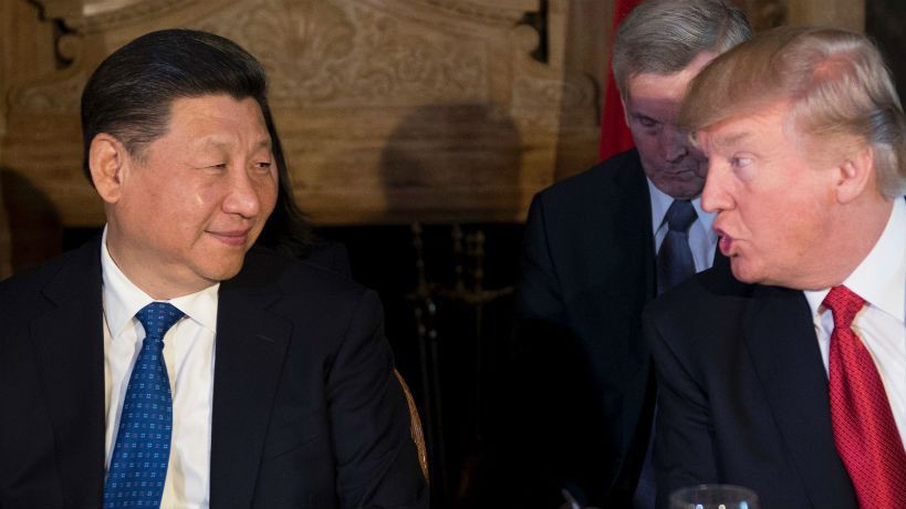 Chủ tịch Trung Quốc Tập Cận Bình (trái) và Tổng thống Mỹ Donald Trump tại cuộc gặp ở Florida tháng 4/2017 - Ảnh: Foreign Policy.