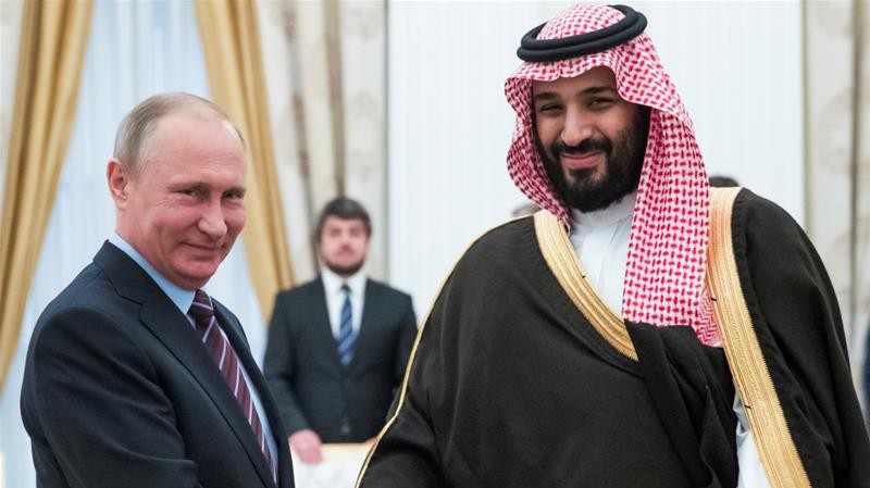 Tổng thống Nga Vladimir Putin và Thái tử Saudi Arabia Mohammed bin Salman trong cuộc gặp hôm 14/6 tại Moscow - Ảnh: Al Jareeza.