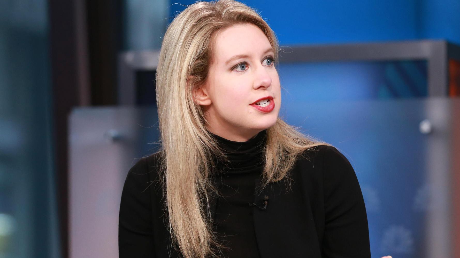 Elizabeth Holmes, nhà sáng lập Theranos - Ảnh: CNBC.