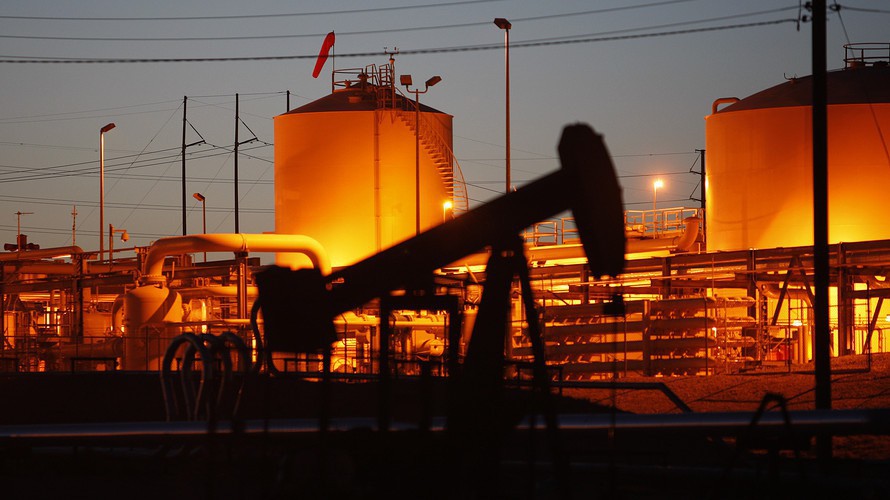 Trong nửa đầu năm 2018, giá dầu WTI tăng khoảng 23% - Ảnh: Getty/MW.