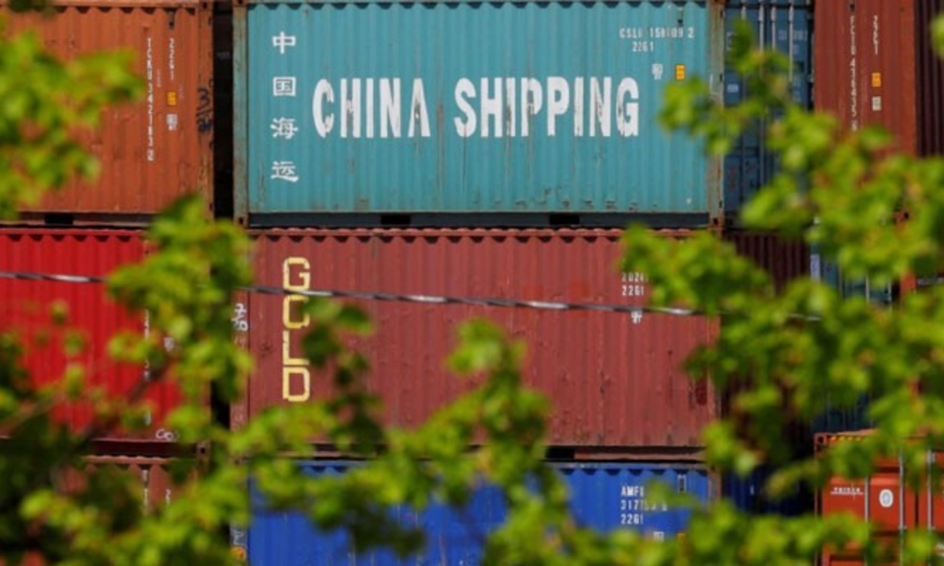 Những container hàng hóa từ Trung Quốc cập cảng ở thành phố Boston, Mỹ, hôm 9/5/2018 - Ảnh: Reuters.
