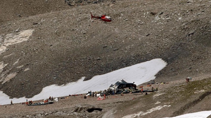 Hiện trường vụ rơi máy bay JU-52 ở Alps, ngày 5/8 - Ảnh: Reuters.