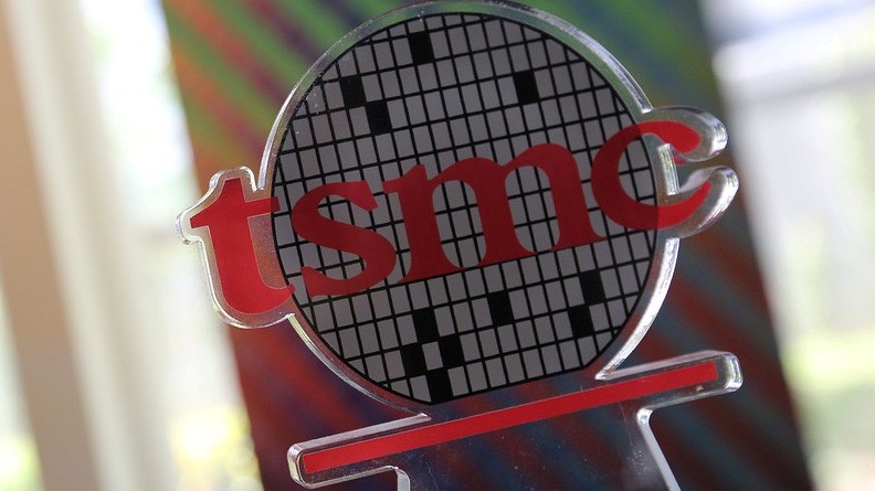 TSMC là nhà sản xuất bộ vi xử lý chính cho điện thoại iPhone và máy tính bảng iPad của hãng Apple - Ảnh: Reuters.