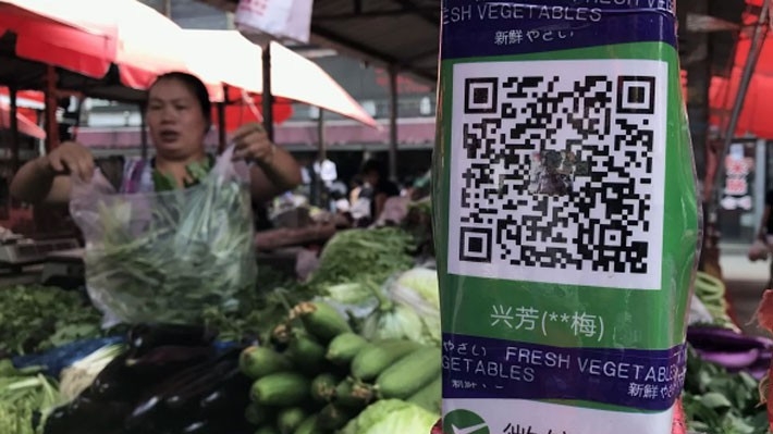 Thanh toán điện tử ngày càng phổ biến ở Trung Quốc, dẫn tới nhu cầu tiền mặt ở nước này suy giảm- Ảnh: SCMP.