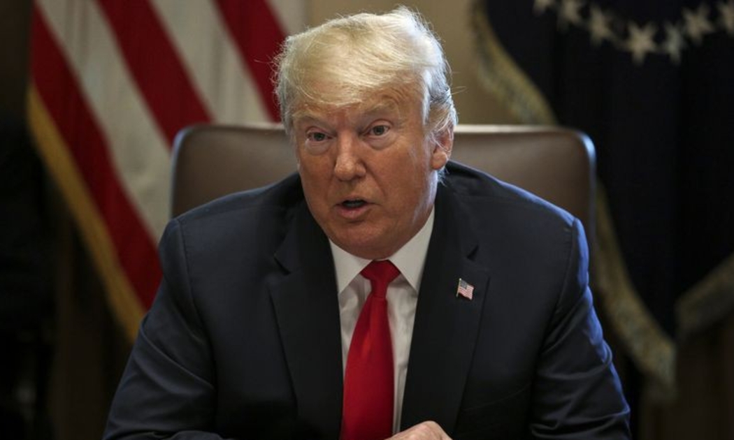Tổng thống Mỹ Donald Trump phát biểu tại Nhà Trắng ngày 16/8 - Ảnh: Bloomberg.