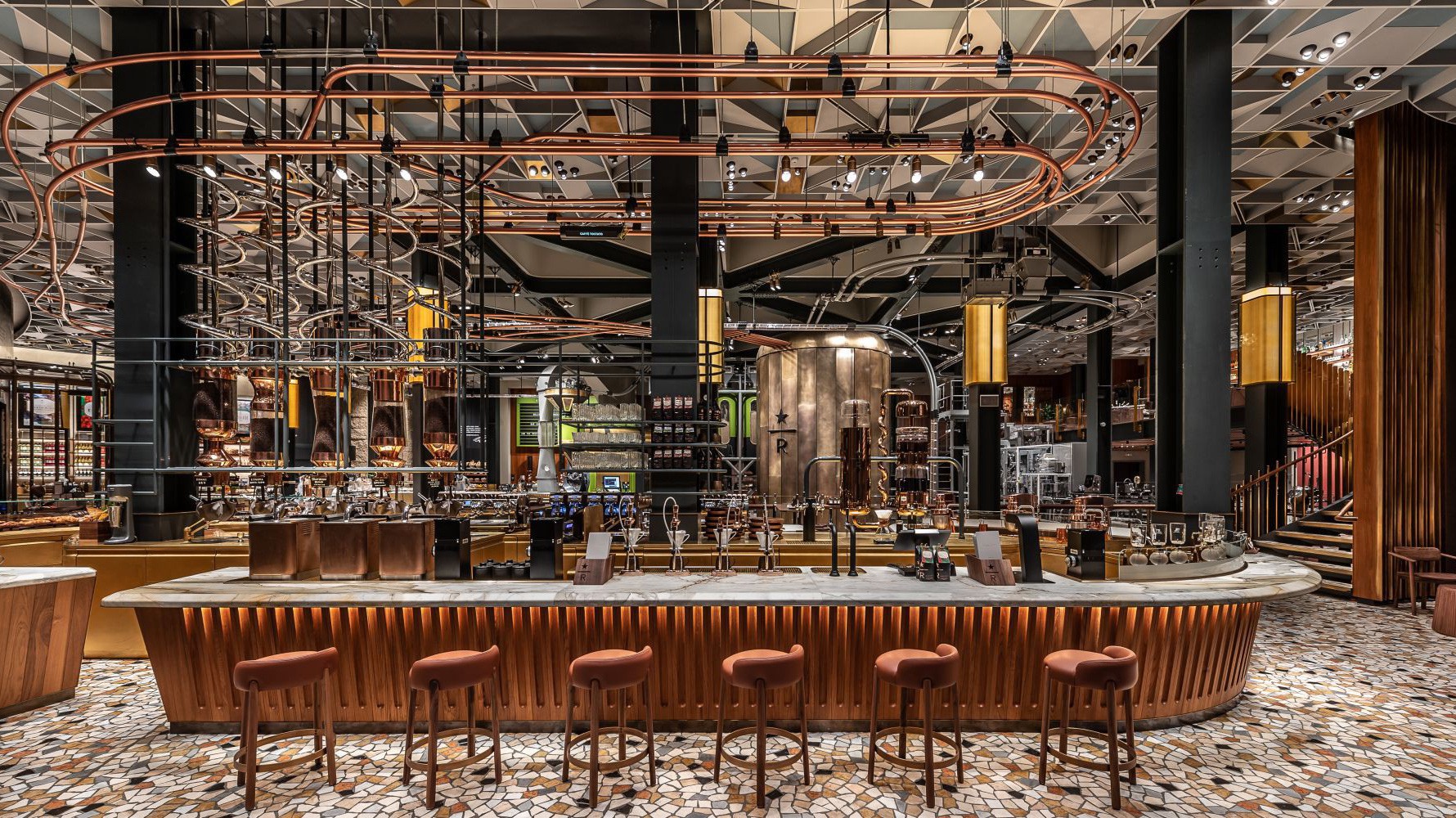 Bên trong cửa hiệu Reserve Roastery của Starbucks ở Milan - Ảnh: Starbucks/CNBC.