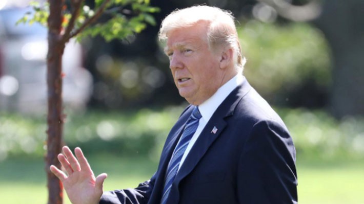 Tổng thống Mỹ Donald Trump rời Nhà Trắng để lên trực thăng Marine One hôm 6/9 - Ảnh: Reuters.