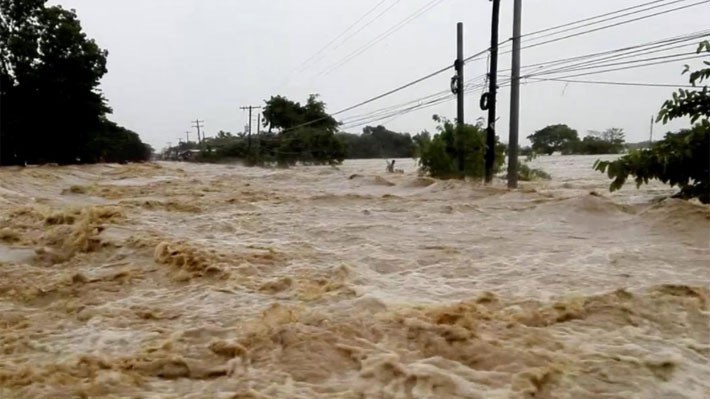 Bão Mangkhut gây lụt lội nghiêm trọng ở miền Bắc Philippines - Ảnh: Reuters.