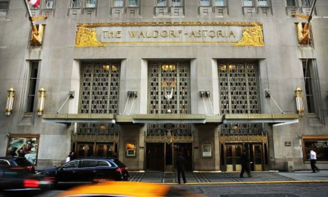 Khách sạn Waldorf Astoria ở New York được hãng bảo hiểm Trung Quốc Anbang mua lại vào năm 2015 - Ảnh: Getty/CNBC.