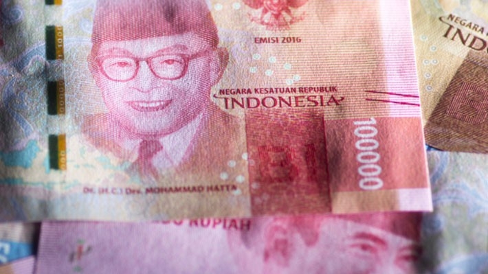 Đồng Rupiah đã mất giá khoảng 10% trong năm nay - Ảnh: Bloomberg.