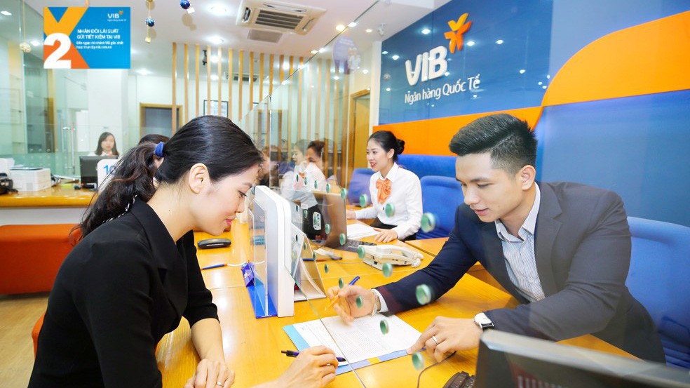 Chương trình áp dụng cho đến ngày 31/12/2018 cho sổ tiết kiệm mở mới tại chi nhánh VIB cũng như tài khoản tiền gửi trực tuyến trên Internet Banking hoặc ứng dụng ngân hàng di động MyVIB.