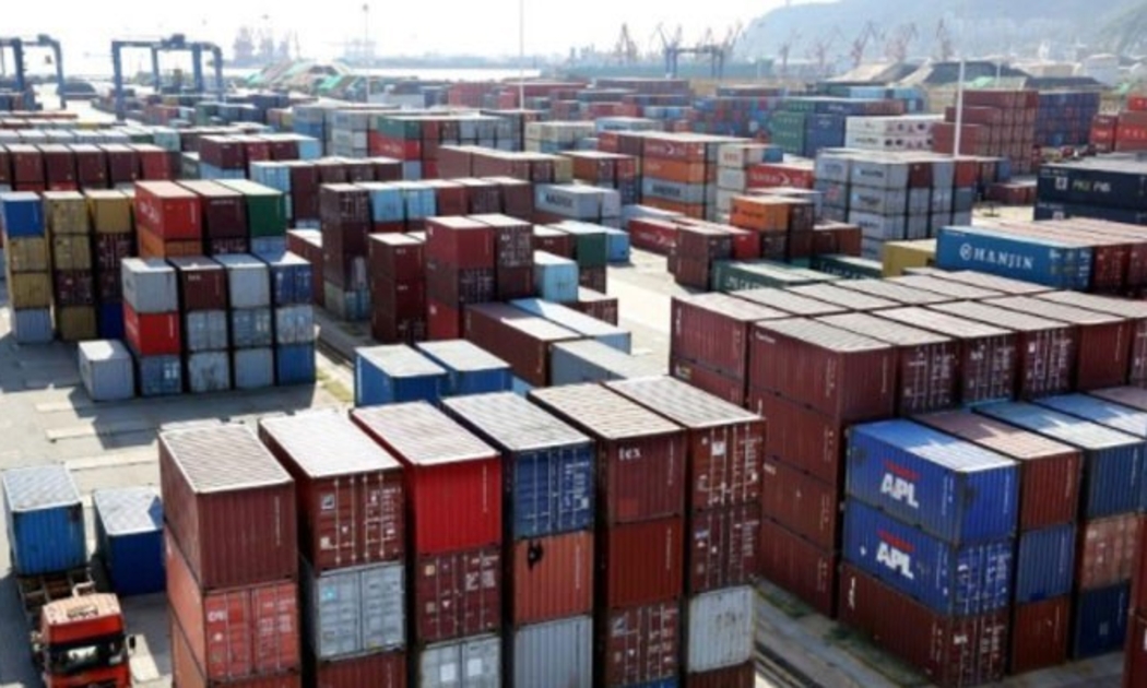 Những container hàng hóa tại một cảng biển ở Giang Tô, Trung Quốc, tháng 9/2018 - Ảnh: Reuters.