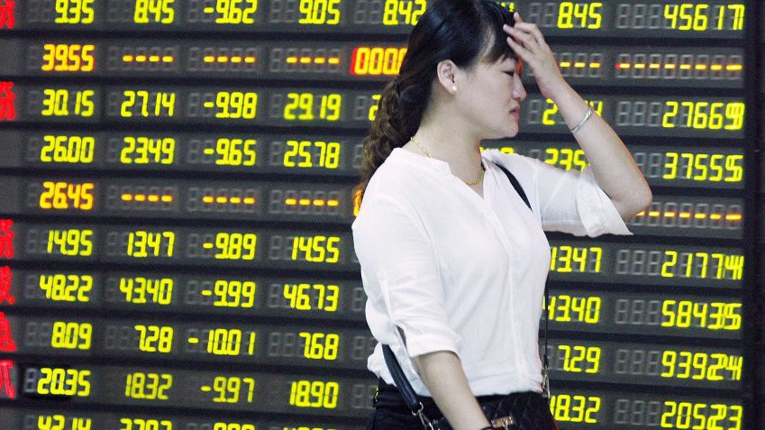 Chứng khoán Trung Quốc giảm điểm mạnh trở lại sau hai phiên tăng - Ảnh: BI.