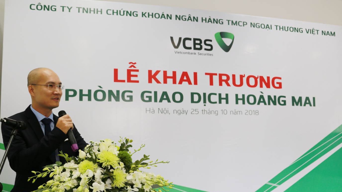 Ông Trần Việt Hưng - Phó giám đốc VCBS phát biểu tại lễ khai trương.