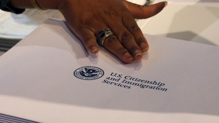 Hiến pháp Mỹ quy định cấp quốc tich cho "tất cả những người sinh ra hoặc nhập tịch" tại nước này - Ảnh: Reuters.