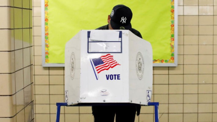 Nước Mỹ bắt đầu cuộc bầu cử Quốc hội có ý nghĩa đặc biệt - Ảnh 1.