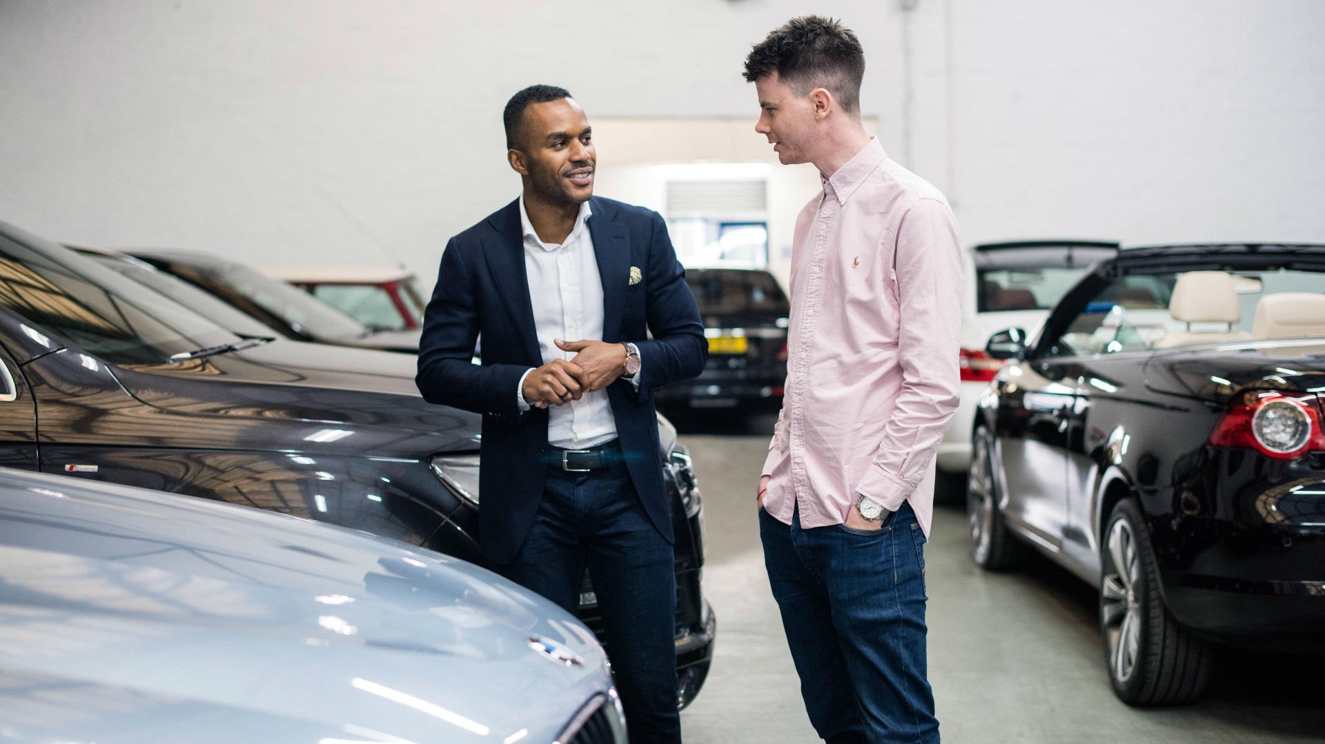 Ở nhiều quốc gia như Mỹ, người tiêu dùng có thể mua lại xe từ các công ty cho thuê xe hơi.