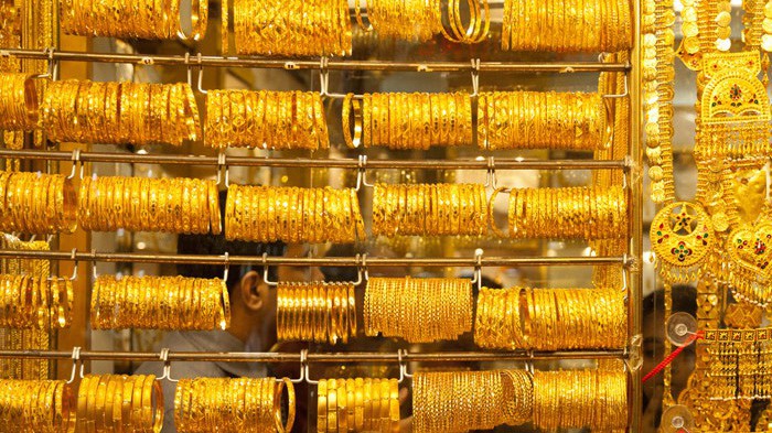 Nhờ đồng USD giảm giá, giá vàng giữ đà tăng nhẹ.