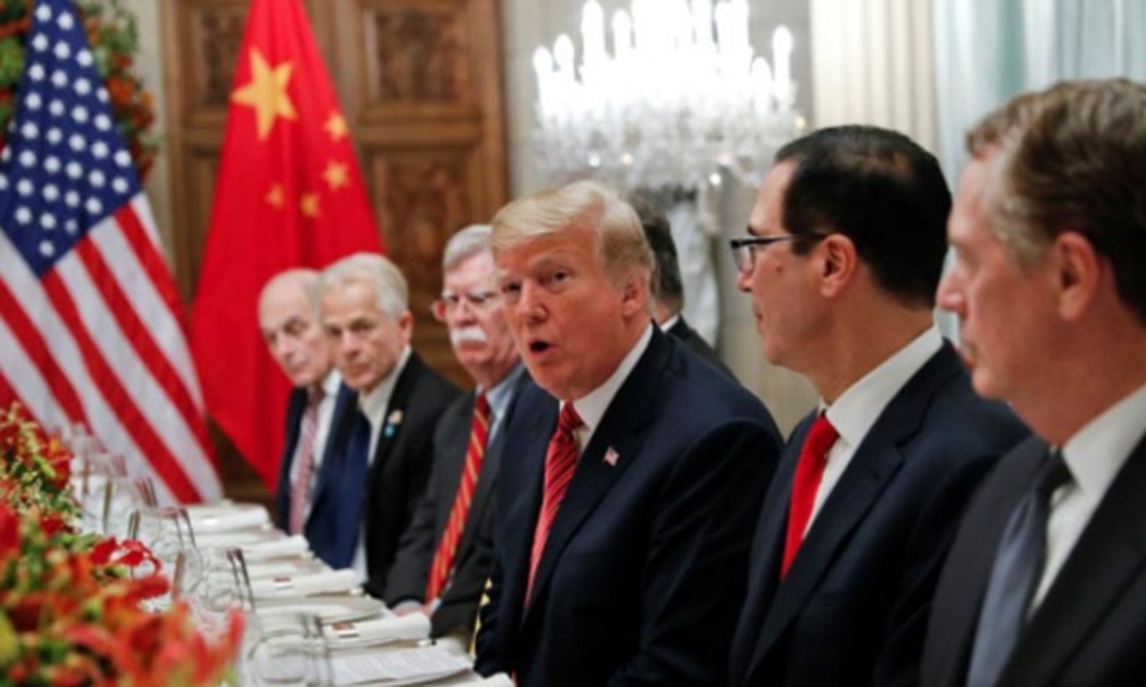 Tổng thống Donald Trump và các quan chức Mỹ trong cuộc gặp với Chủ tịch Trung Quốc Tập Cận Bình ở Argentina ngày 1/12 - Ảnh: Reuters.