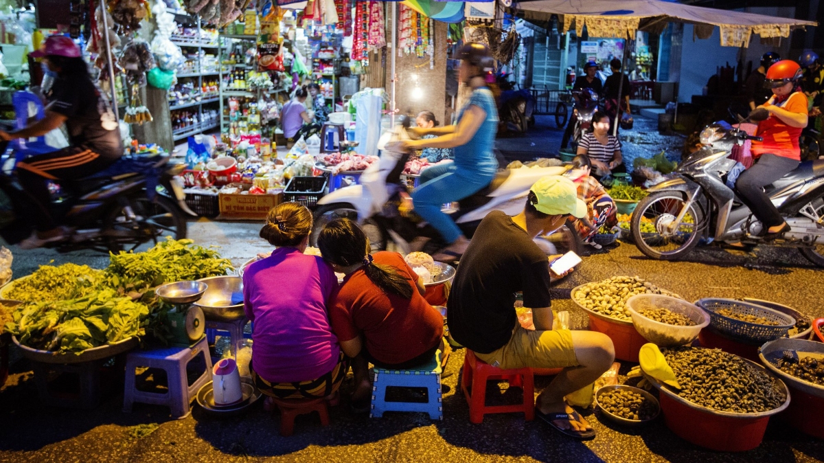 Việt Nam là một trong những nền kinh tế tăng trưởng nhanh nhất thế giới, với tốc độ tăng trưởng được dự báo đạt khoảng 7% trong năm nay - Ảnh: Bloomberg.