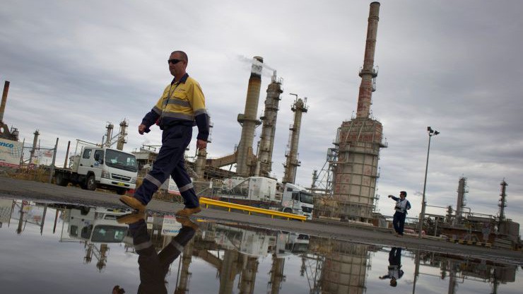 Kể từ hôm thứ Hai tuần trước đến nay, giá dầu Brent đã tăng khoảng 10% - Ảnh: Reuters/CNBC.