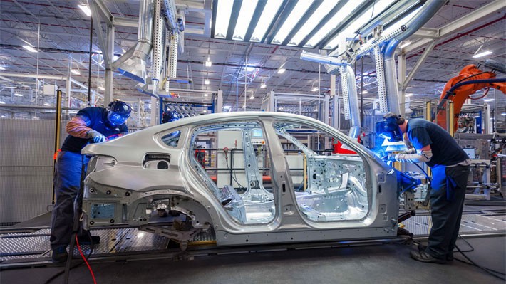 Bên trong một nhà máy của hãng xe BMW tại Đức.