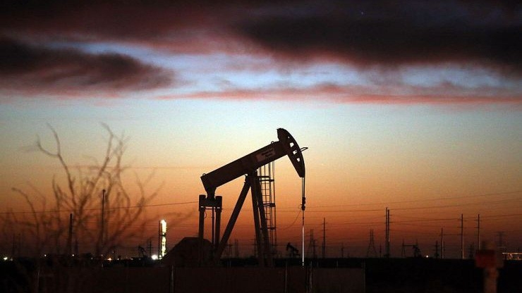 Tính chung cả tuần, giá dầu WTI tăng khoảng 7,5% và giá dầu Brent tăng khoảng 6% - Ảnh: Getty/CNBC.