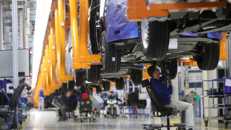Bên trong một nhà máy sản xuất ô tô của Đức - Ảnh: Getty/CNBC.