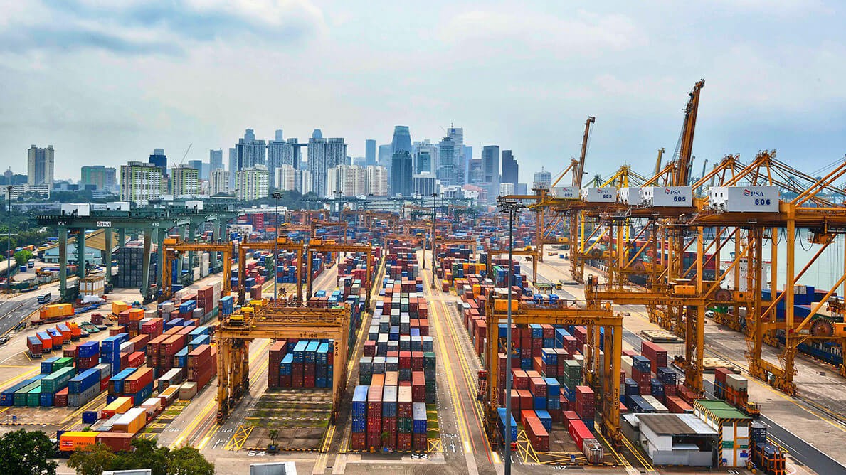 Một bến cảng ở Singapore.