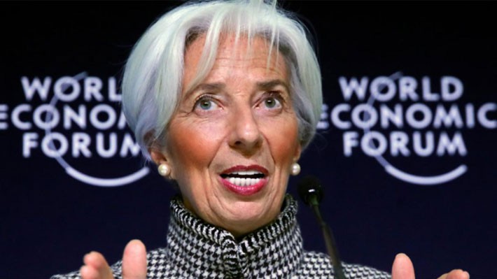 Tổng giám đốc IMF, bà Christine Lagarde, trong cuộc họp báo ở Davos ngày 21/1 - Ảnh: Reuters.