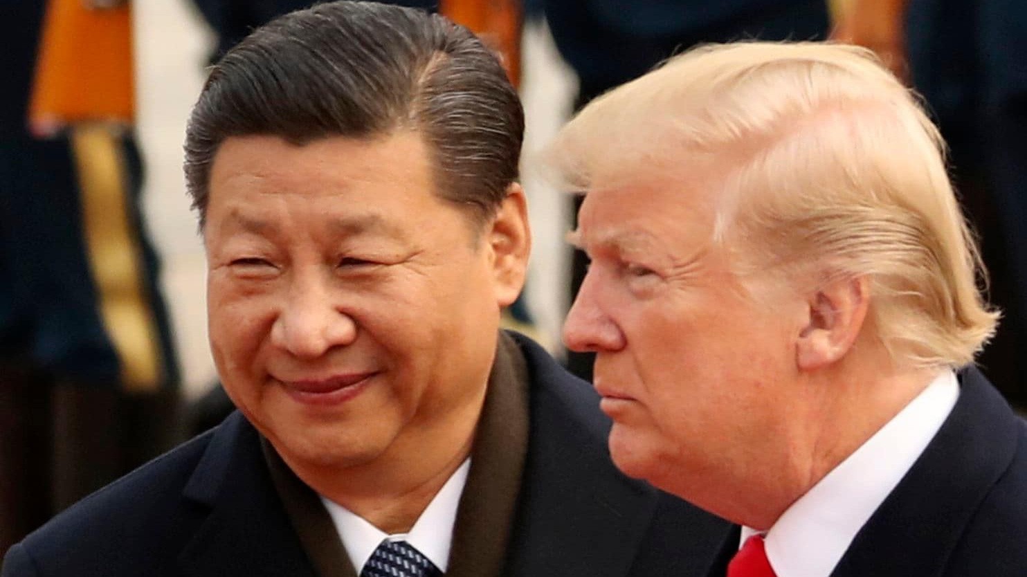 Chủ tịch Trung Quốc Tập Cận Bình (trái) và Tổng thống Mỹ Donald Trump - Ảnh: AP.