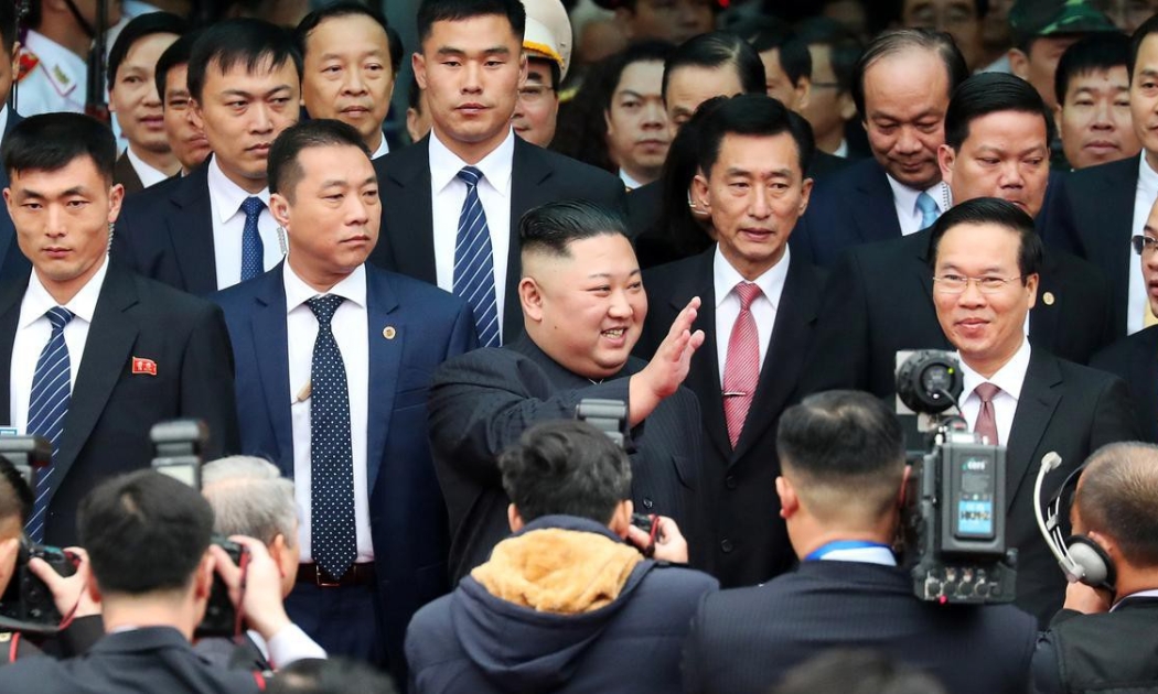 Ông Kim Jong Un tại ga Đồng Đăng sáng 26/2 - Ảnh: Reuters.