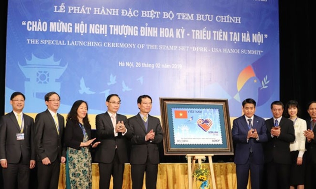 Lễ phát hành bộ tem đặc biệt kỷ niệm thượng đỉnh Mỹ-Triều tại Hà Nội - Ảnh: Quang Phúc.