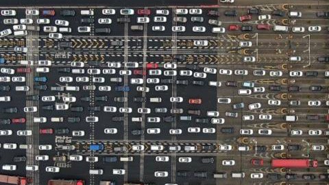 Cả năm 2018, doanh số ôtô ở Trung Quốc giảm 6%, ghi nhận năm giảm đầu tiên sau hơn 2 thập kỷ - Ảnh: Zuma.