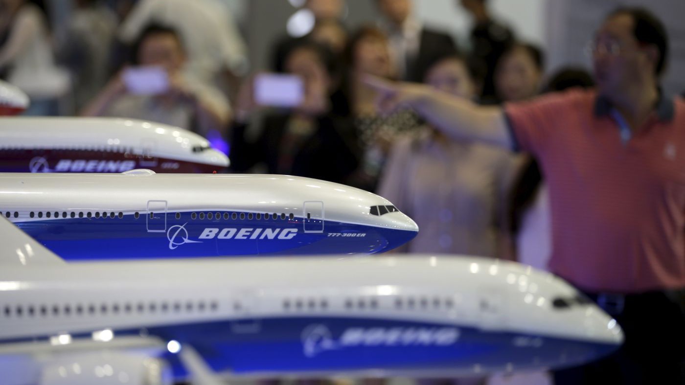 Sau khi giảm mạnh vào đầu tuần, giá cổ phiếu Boeing đã gắng gượng hồi phục trong 3 phiên giao dịch còn lại trong tuần - Ảnh: Reuters.