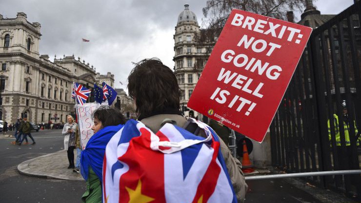 Người biểu tình phản đối Brexit trước Quốc hội Anh hôm 14/3 - Ảnh: Getty/CNBC.