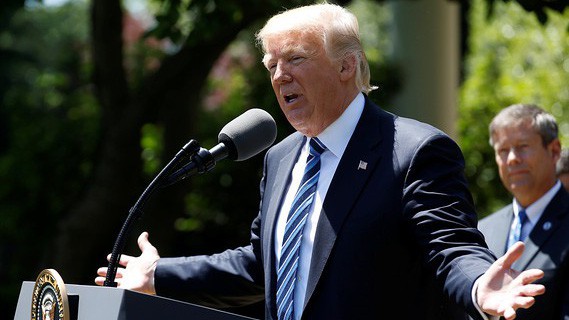 Tổng thống Mỹ Donald Trump trong một cuộc họp báo ở Vườn Hồng, Nhà Trắng - Ảnh: MarketWatch.