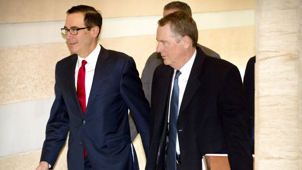 Bộ trưởng Bộ Tài chính Mỹ Steven Mnuchin (trái) và Đại diện thương mại Mỹ Robert Lighthizer.